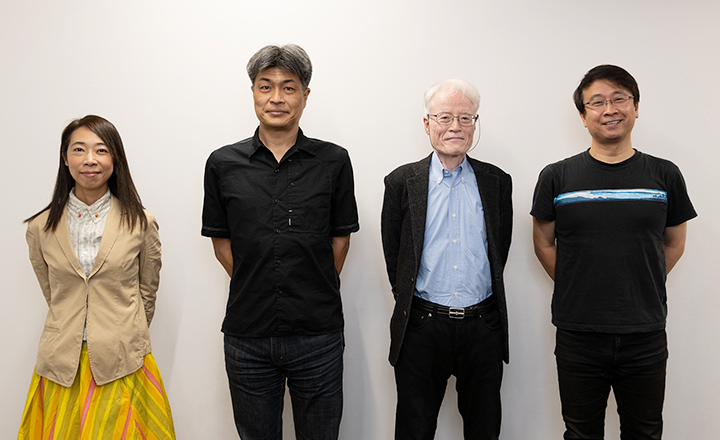 （左から）伊藤教授、泉氏、吉原教授、羽藤会長