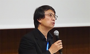 挨拶する羽藤会長