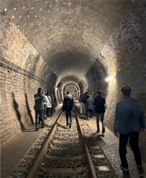 大日影トンネルの内部