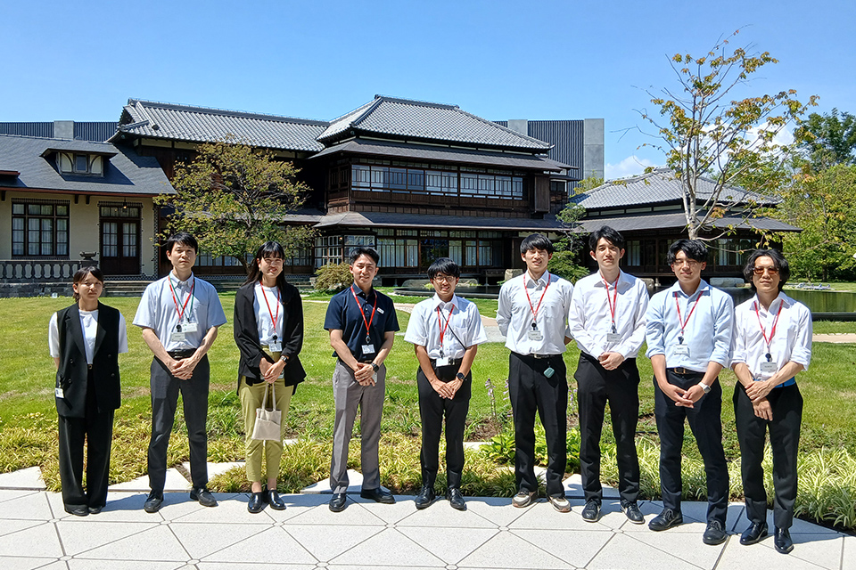 温故知新の森NOVARE 旧渋沢邸前にて